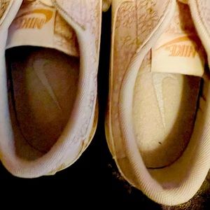 Nike Court Valentines Limited edition Size 12 Women’s sneakers